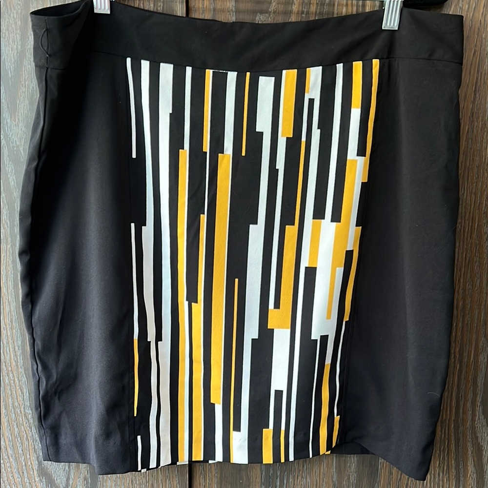 Worthington Black Skirt with Yellow and White Geometric Pattern, Size 18